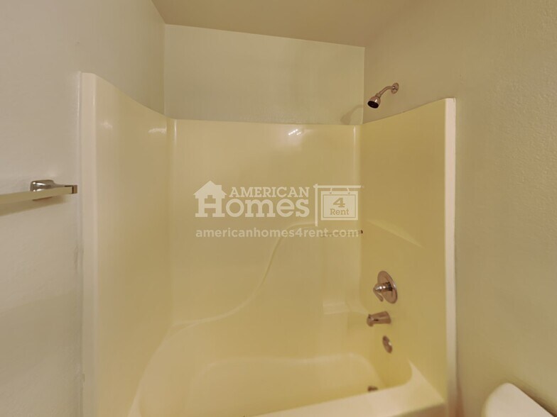 Building Photo - 1133 S 111th Cir