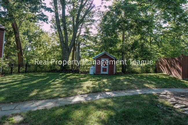 Building Photo - Dream home in Altamont