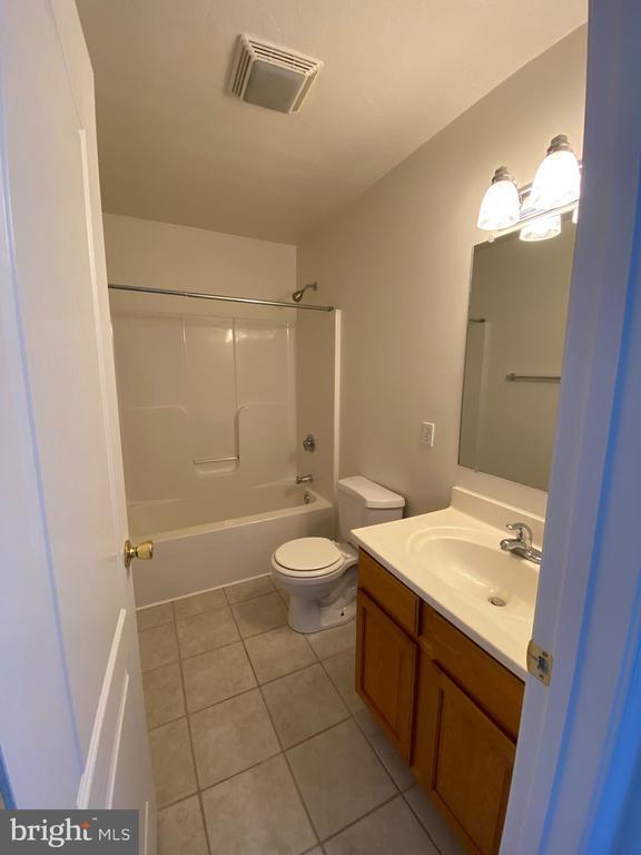 Building Photo - 21 Birch Dr