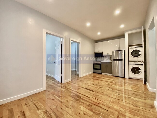 Building Photo - 24 Thayer Street