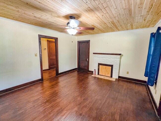Building Photo - 3204 Ray Owens Rd