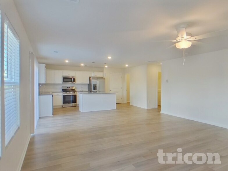 Building Photo - 356 Prosperity Ln