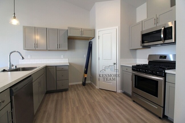 Building Photo - 5533 Remington Dr