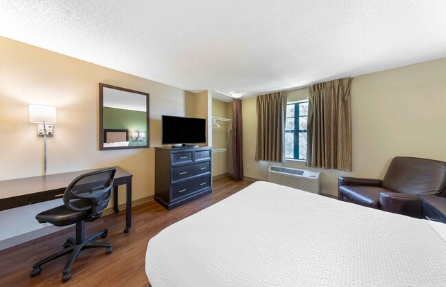 Building Photo - Furnished Studio-Dallas - Las Colinas - Ca...