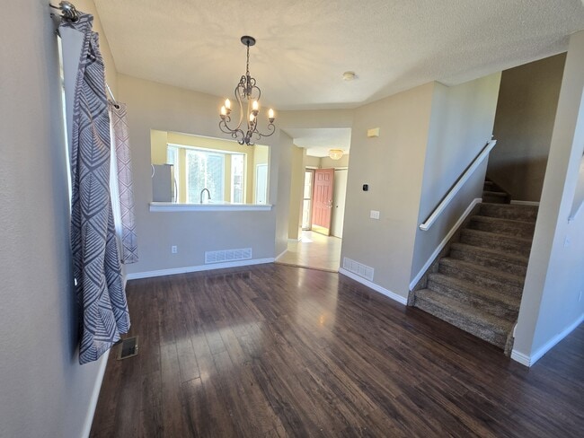 Building Photo - 4280 Solarglen Dr