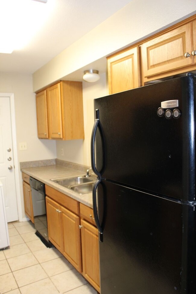 Building Photo - 229 Craddock Ave