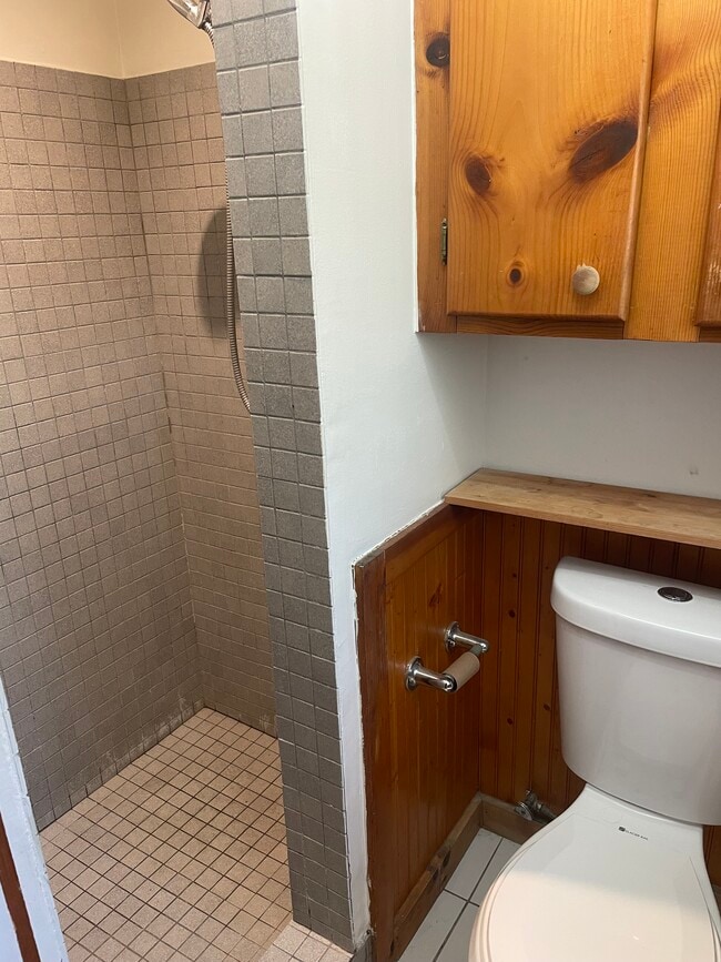 bathroom - 407 Naranja Dr