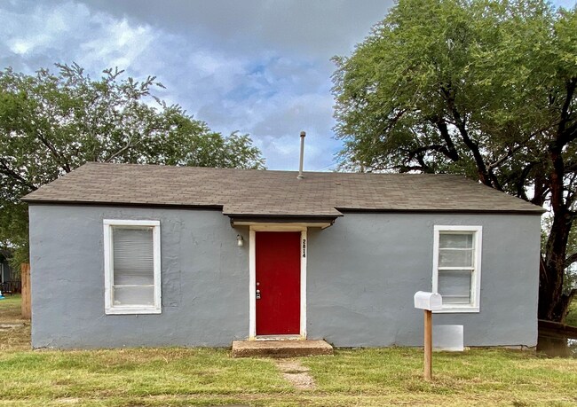 Building Photo - 2814 Grinnell St