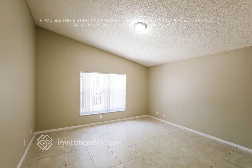 Building Photo - 3432 SW 51st St