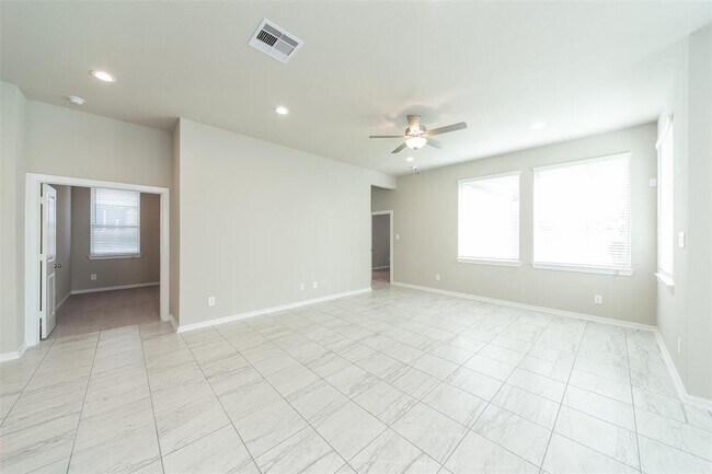 Building Photo - 27225 Southwest Fwy