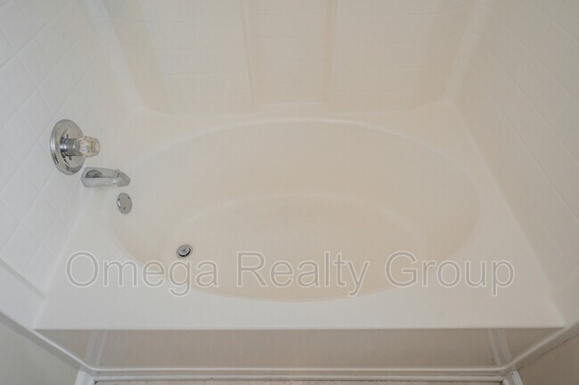 Building Photo - 6000 Aldersbrook Ct