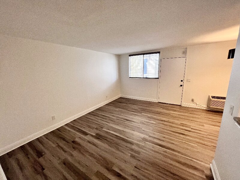 Building Photo - 1301 S Howard Ave