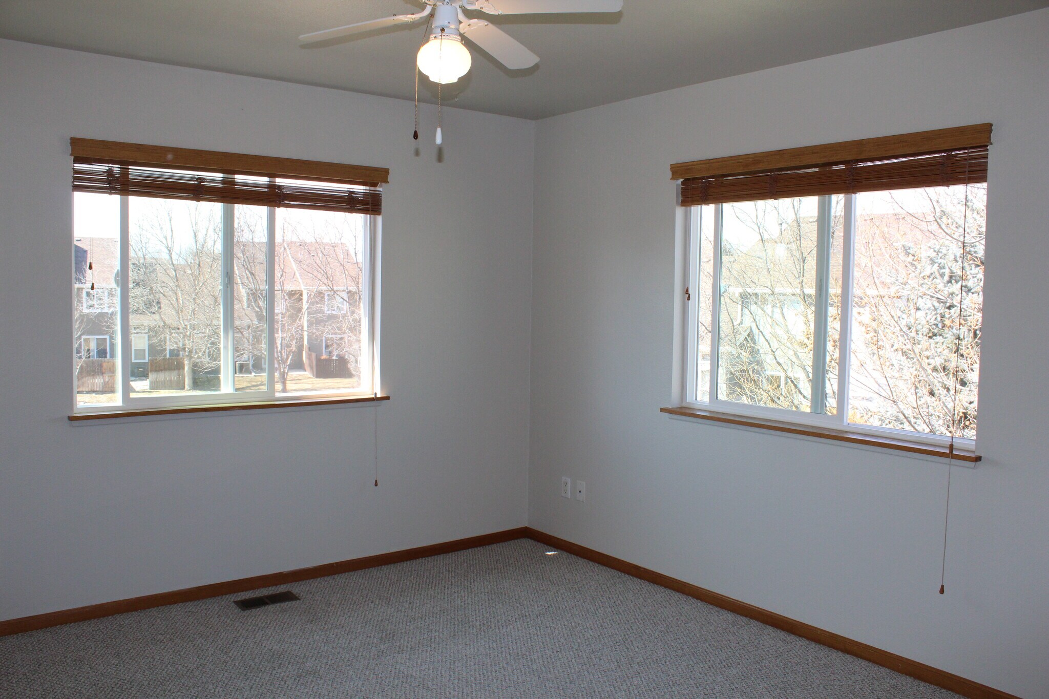 Building Photo - 135 Apple Way