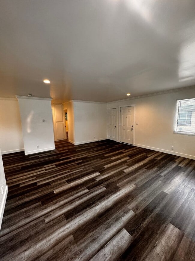 Building Photo - 33812 Robles Dr