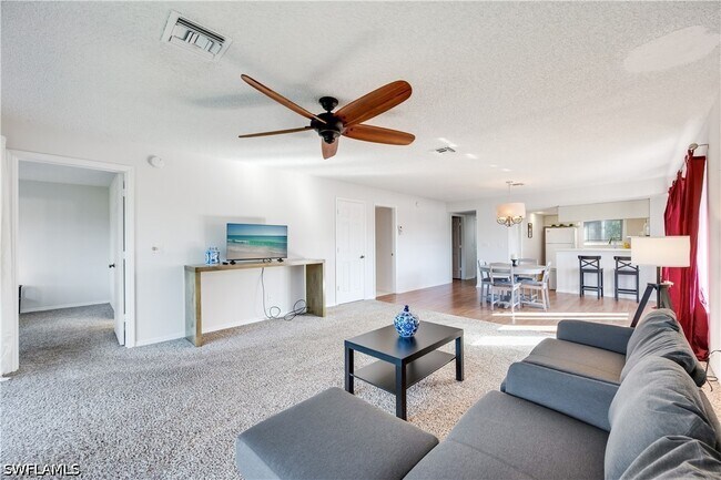 Building Photo - 1645 Spoonbill Ln