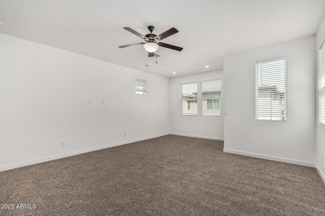 Building Photo - 7138 W Kent Dr