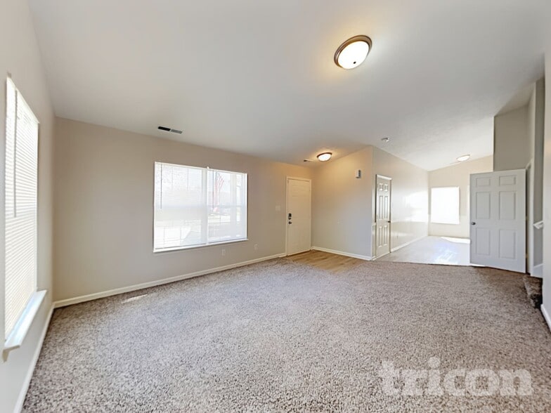 Building Photo - 4040 Dogwood Ln