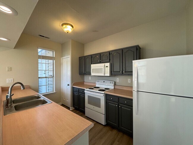 Building Photo - Welcome to this beautifully renovated detached condo!