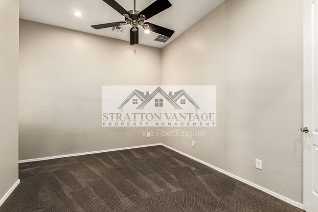 Building Photo - 21004 E Sunset Dr