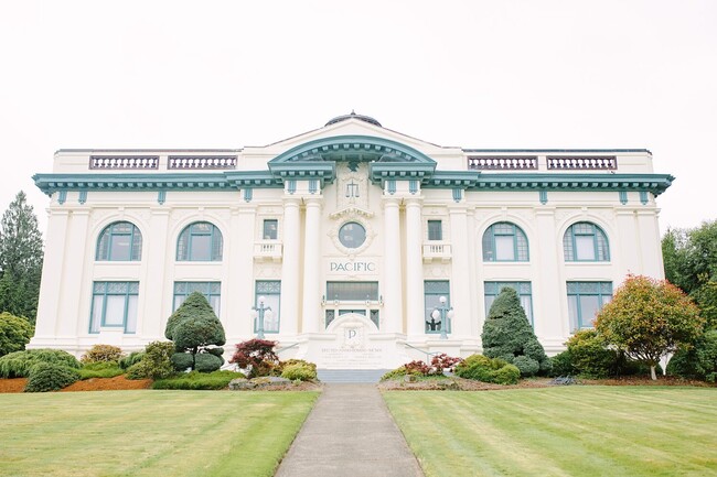 Historic county building - 827 Water St