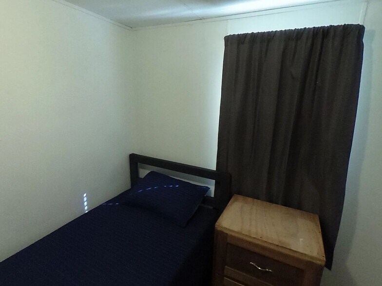 Building Photo - 204 Royal St