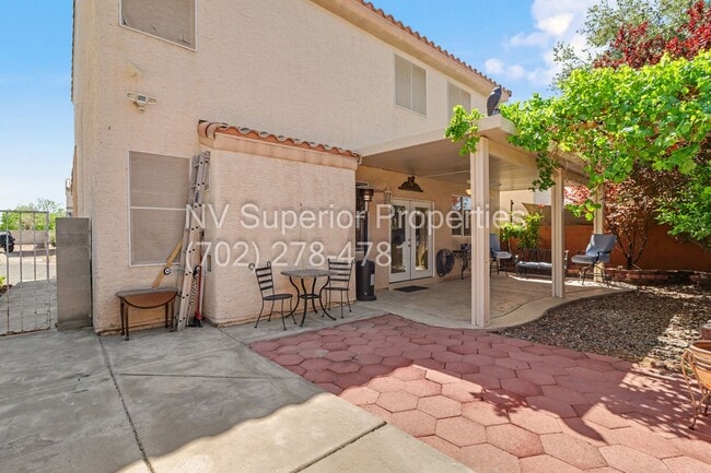 Building Photo - NW!! 4 Bedrooms!!! All Tile and Pergo flooring T/O!! NO Carpet!!! Low Maintenance Desert landscap...