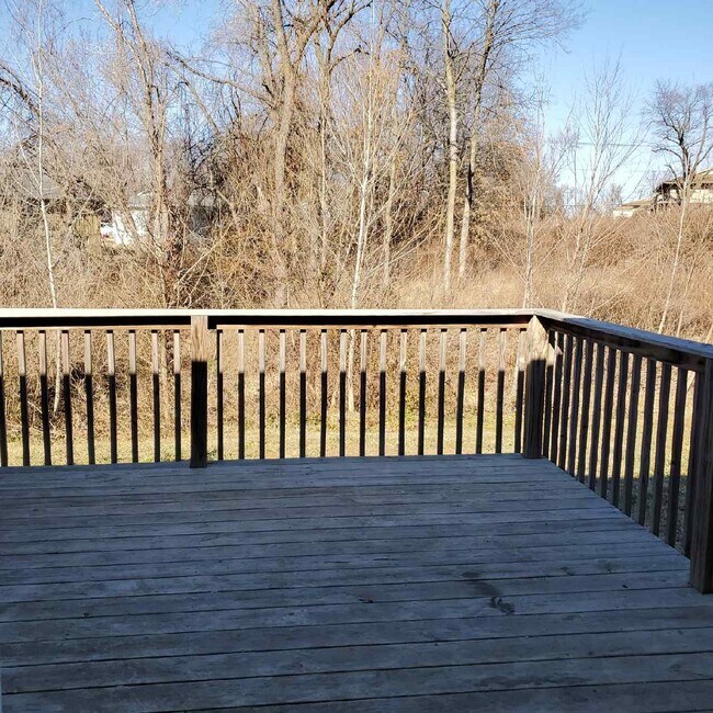 Building Photo - 809 Broad St