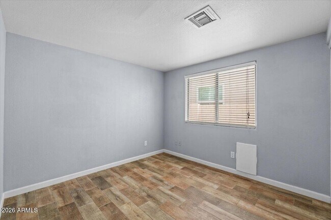 Building Photo - 3260 S Laguna Dr