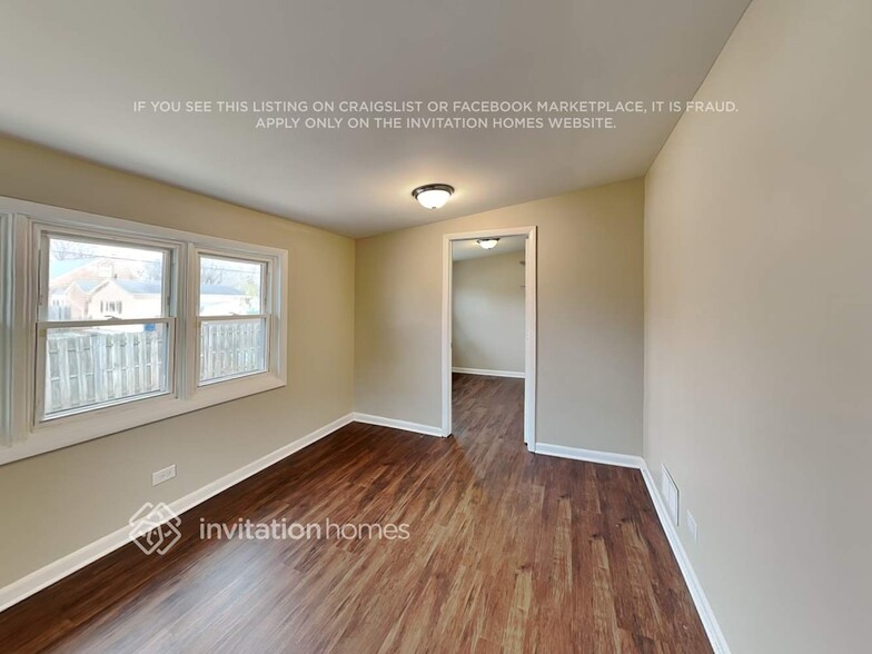 Building Photo - 9206 S 50th Ave