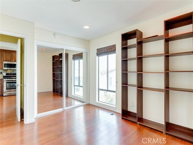 Building Photo - 834 15th St