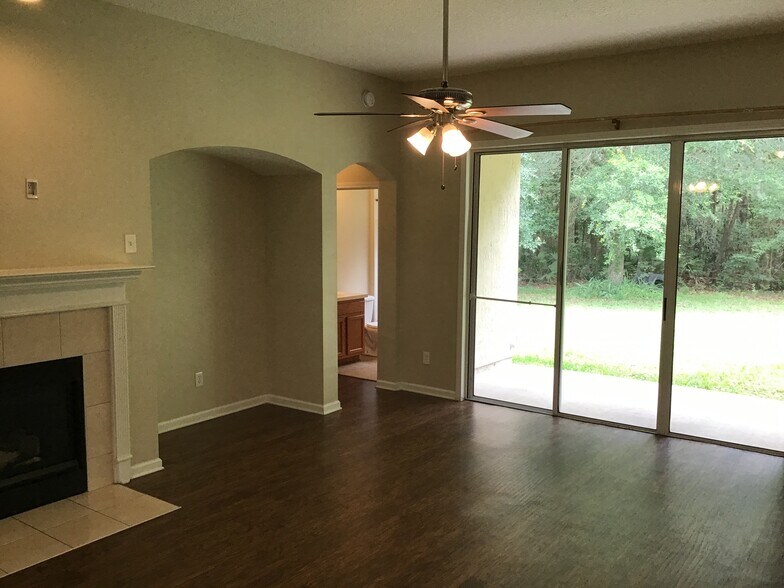 Building Photo - 14003 Golden Eagle Dr