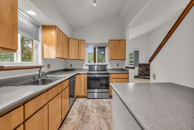 Building Photo - 2320 Calumet Cir