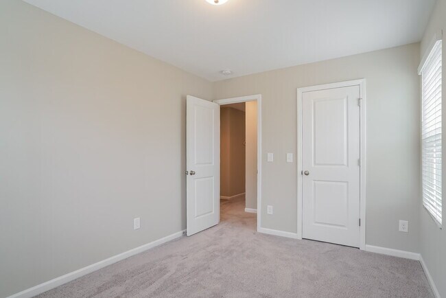 Building Photo - 385 Stone Arbor Wy