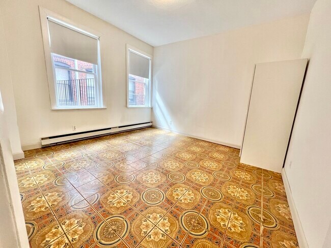 Building Photo - 84 N Margin St