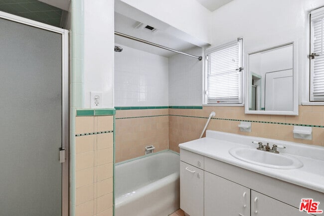 Building Photo - 1141 S Shenandoah St