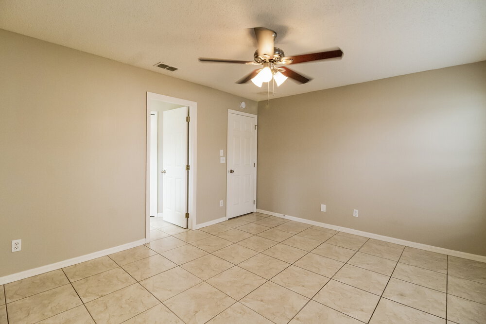 Building Photo - 12041 Goldenstar Ln