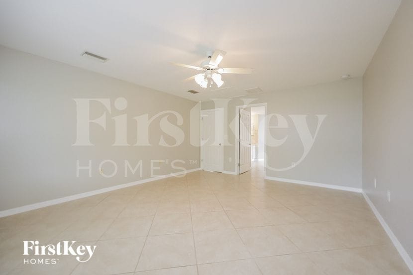 Building Photo - 2029 NW 4th St