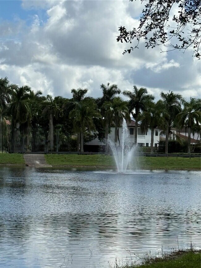 Building Photo - 15030 SW 9th Terrace