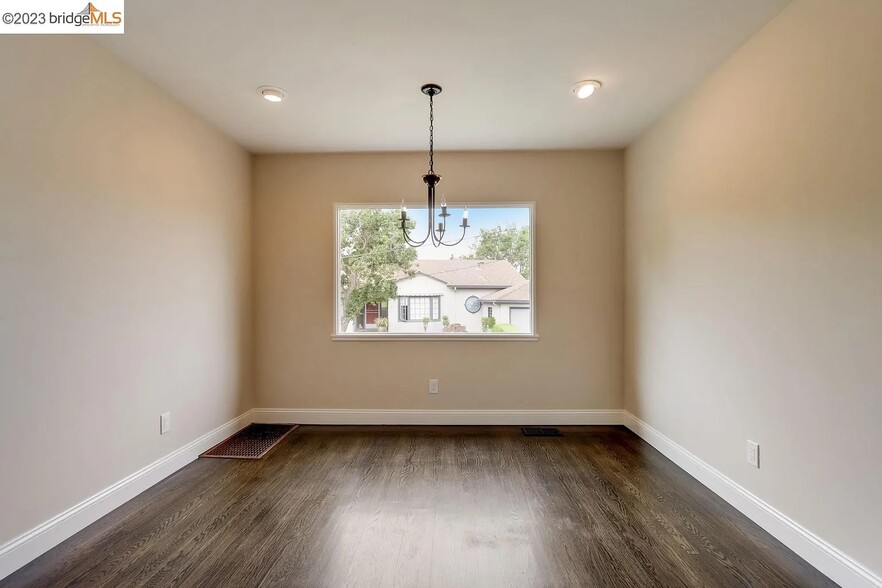 Dining room - 2 Morrill Ct