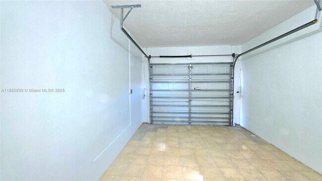 Building Photo - 5300 SW 7th Ct