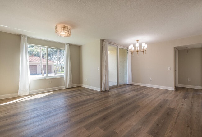 Building Photo - 101 Villa Cir