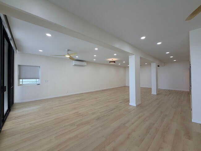 Building Photo - Waialae Iki | Nearly 5,000 Sq. Ft. with Breathtaking Ocean Views