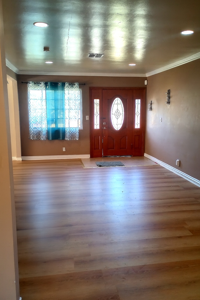 Building Photo - 6603 Crossway Dr