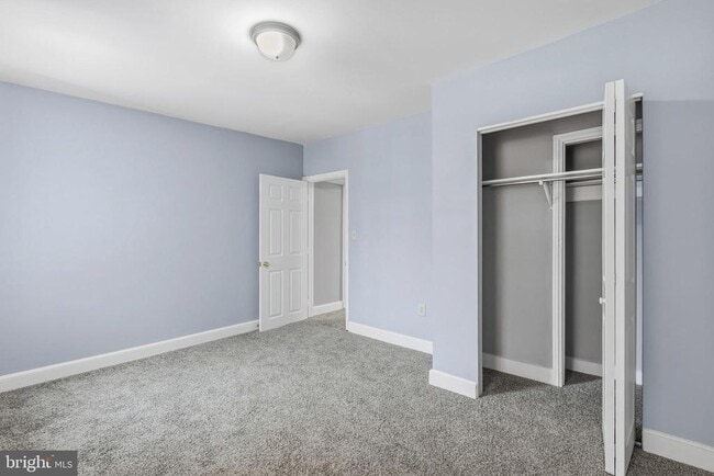 Building Photo - 614 Clark St