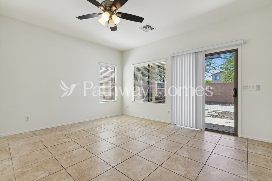 Building Photo - 15046 N 172nd Ln