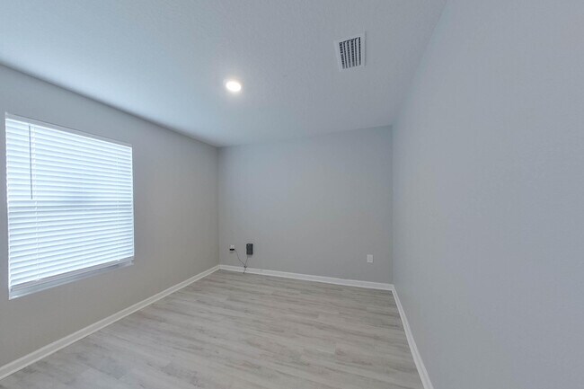 Building Photo - 416 Monarch Ln