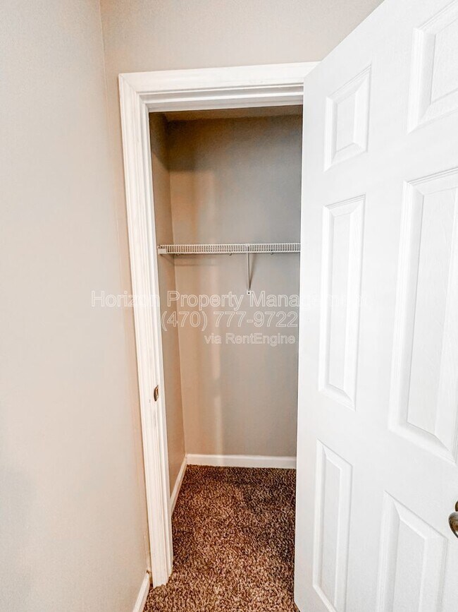 Building Photo - 3230 Century Dr