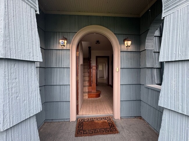 Building Photo - Farmhouse Short Term Partially Furnished (Available now through September)