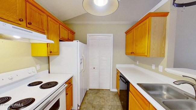 Building Photo - 811 Grathwol Dr