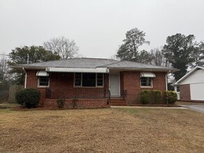 Building Photo - 1138 Newberg Ave